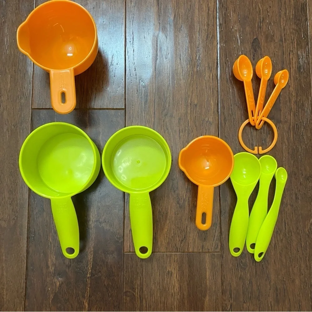 EUC Mixed lot of Measuring Cups Lime Green Orange